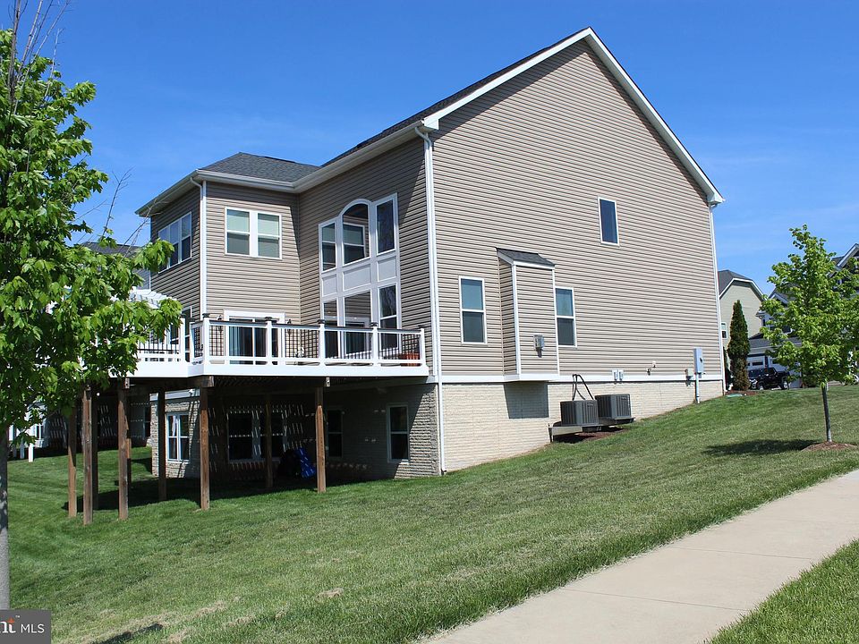 2nd image of 40881 Glenpane Way