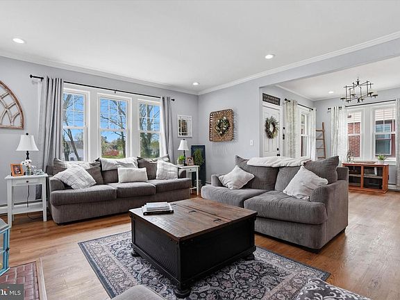 4th image of 60 Abernethy Dr