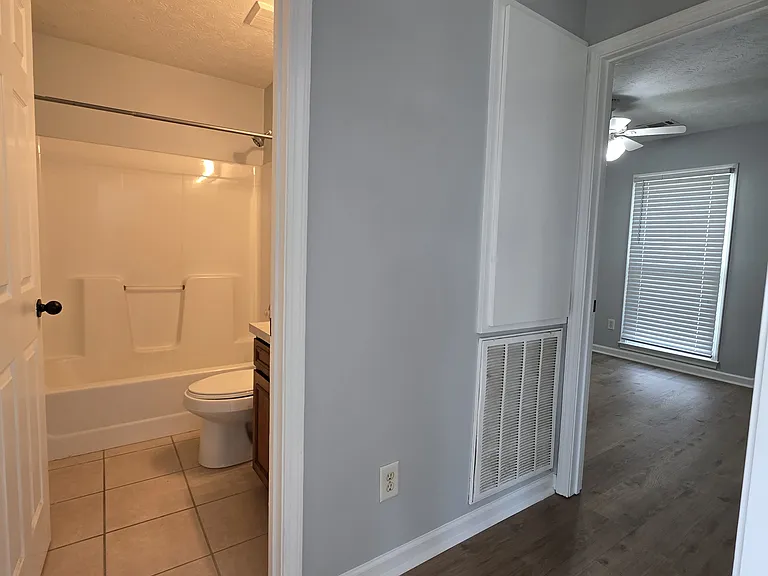98 Lee Road 2095 — Photo 14