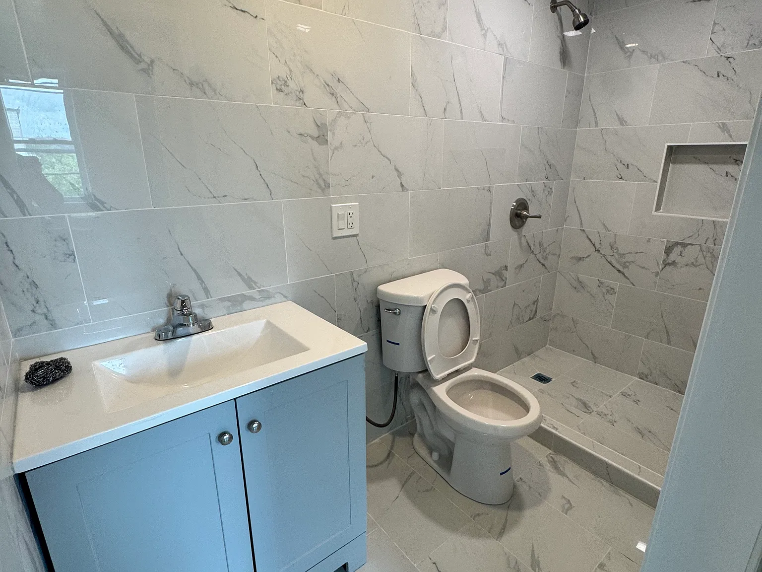 2 bed, 2.5 bath, 1300 sqft, $1,800 — Photo 1