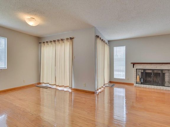 4th image of 1644 Lomaland Dr APT 140