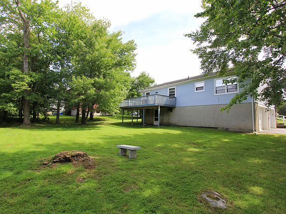 5th image of 14 Oakwood Dr