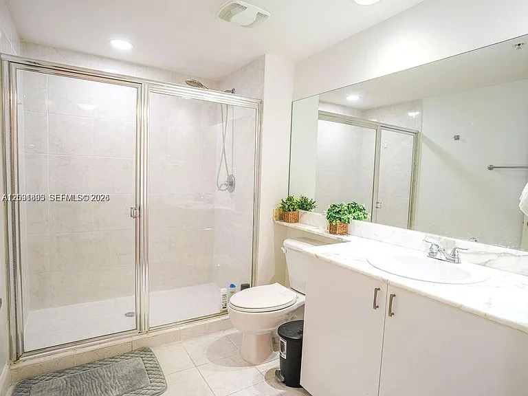 18800 NE 29th Ave #405 — Photo 17