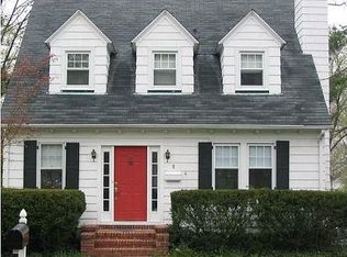 8 Mackenzie Rd, Morristown, NJ 07960