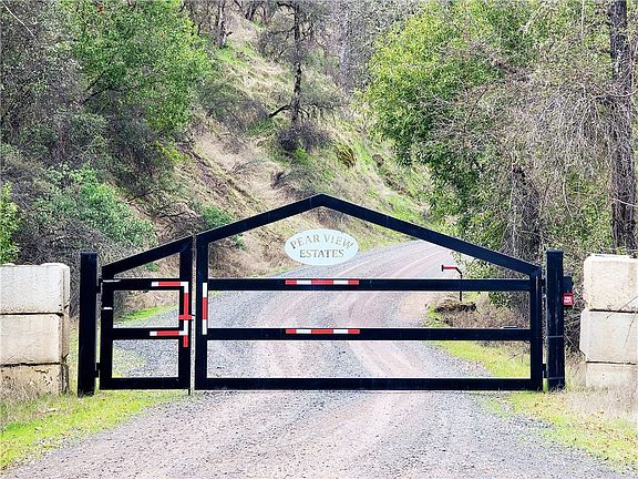 2nd image of 5553 Eickhoff Rd