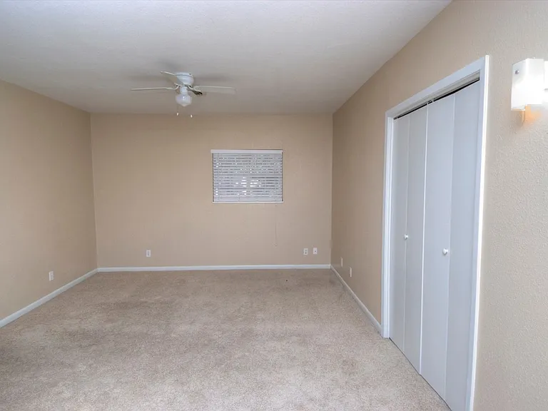 2614 Little John Ln — Photo 11