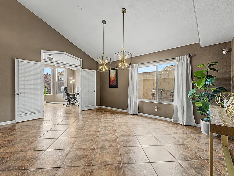 12410 N Echo Valley Dr — Photo 4