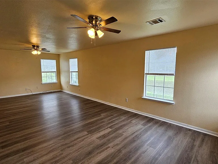 22135 Greengate Dr — Photo 22