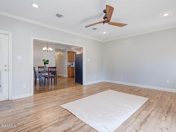 5th image of 716 Bergerie St