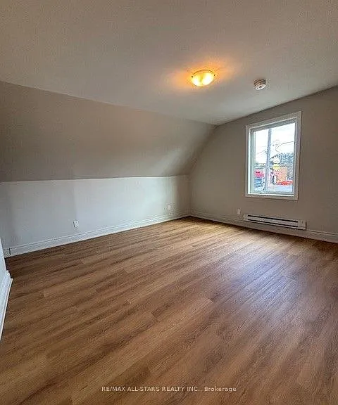 18 Lindsay St — Photo 4