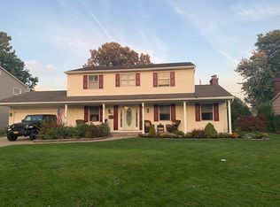 161 Willow Green Dr, Amherst, NY 14228