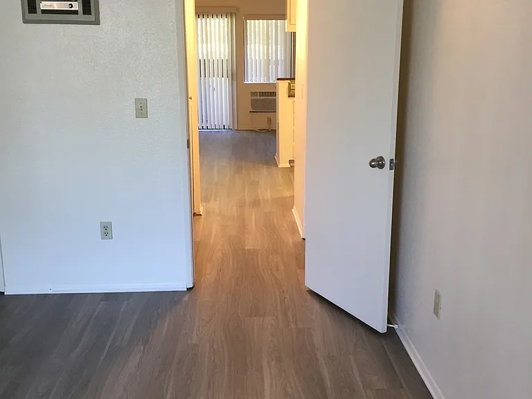 5245 Wood St #L — Photo 15