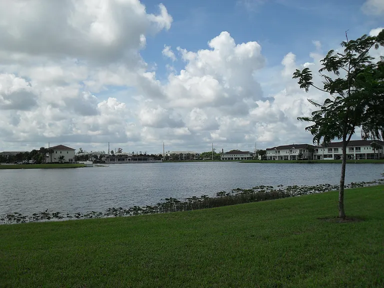 4234 Emerald Vis — Photo 21