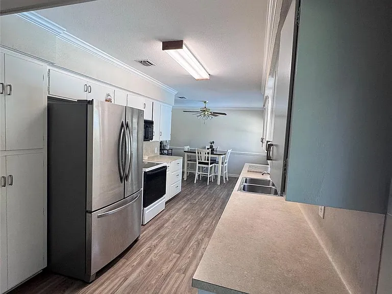5904 Burlington Ct — Photo 19