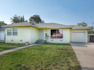 922 W Saginaw Way, Fresno, CA 93705