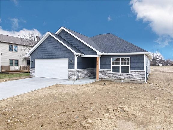 3rd image of 205 Fox Harbor Dr
