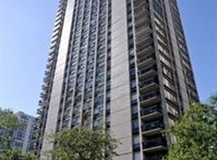 1455 N Sandburg Ter APT 706, Chicago, IL 60610