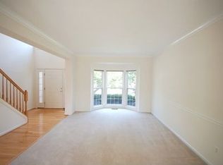 26147 Murrey Dr, Chantilly, VA 20152