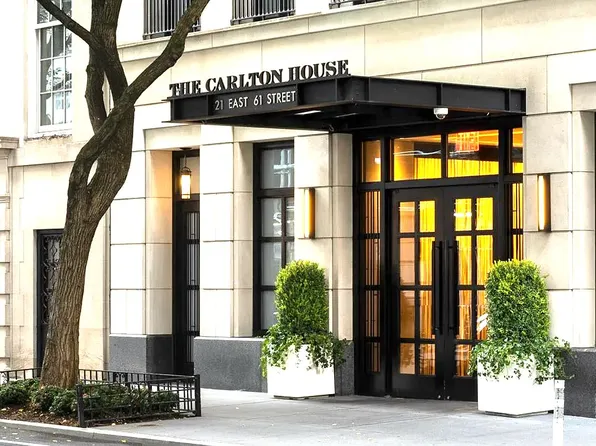 21 E 61st St APT 8E, New York, NY 10065