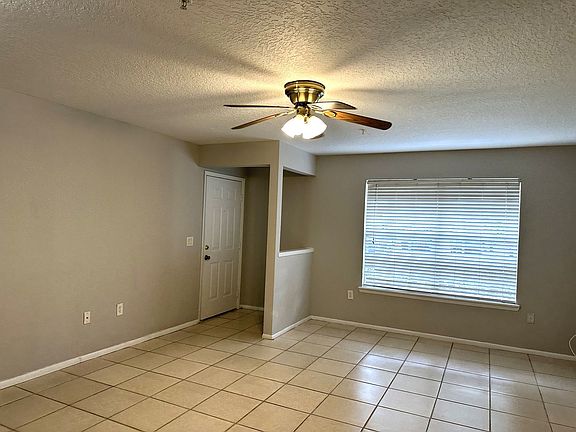 3rd image of 112 Reserve Cir APT 100