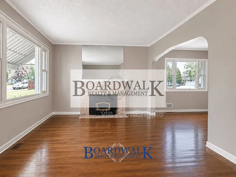 2725 S Lake St #1 — Photo 3