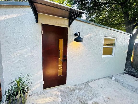 2nd image of 1028 NE 36th St #2