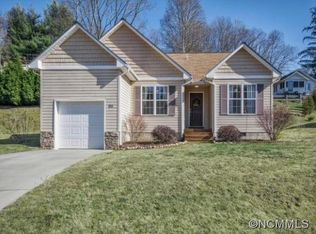 58 Village St, Clyde, NC 28721