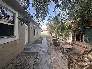 728 SW 6th St #1 — Photo 18