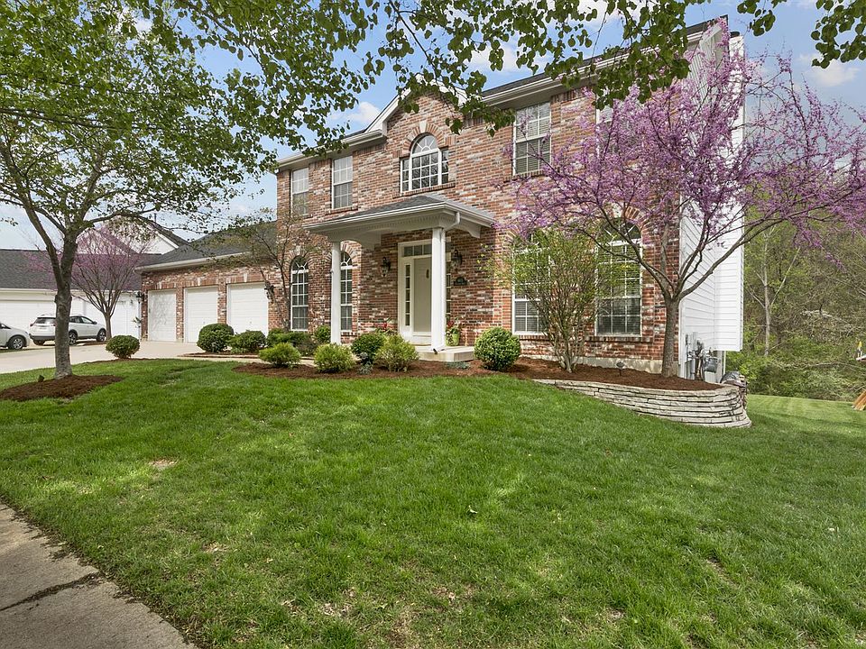front, brick, covered porch