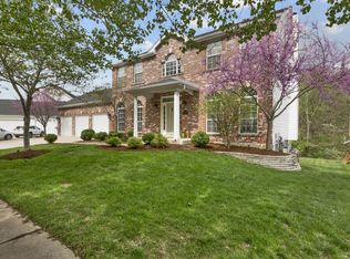 465 Gateford Dr, Ballwin, MO 63021