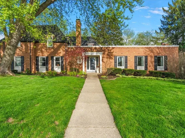 950 San Jose Dr SE, East Grand Rapids, MI 49506