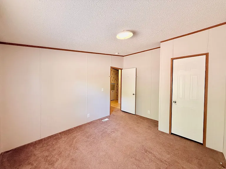 203 Lost Forest Rd — Photo 16