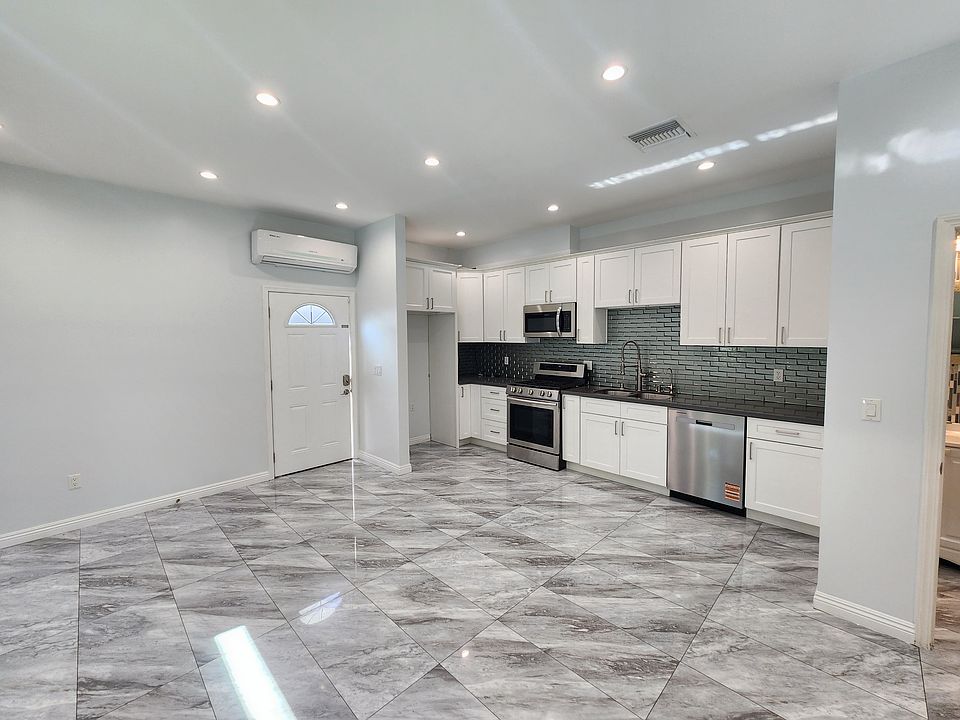1st image of 6827 Murietta Ave