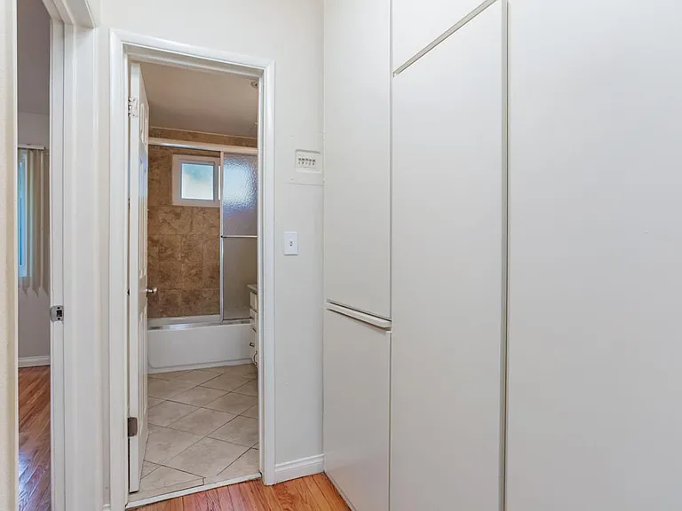1953 Cheremoya Ave #1 — Photo 13
