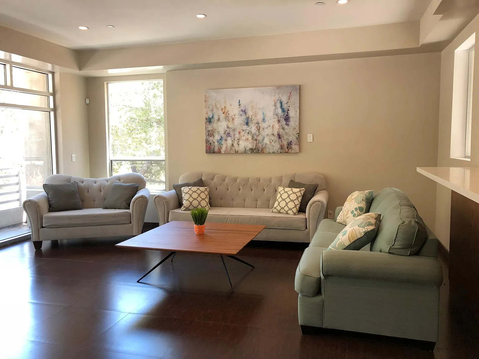 2827 Chevy Chase Drive — Photo 3