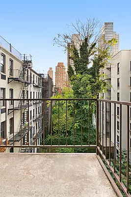 Rented by Compass | media 7