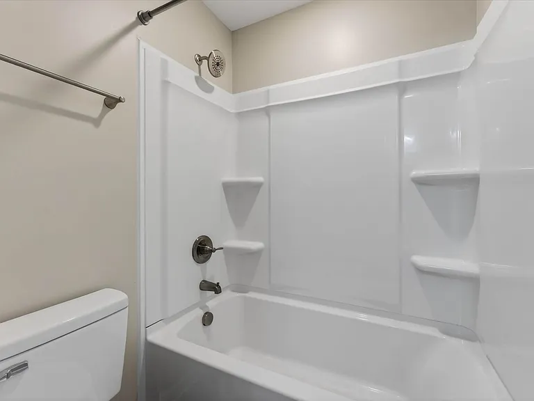 2072 Tynewood Dr — Photo 20