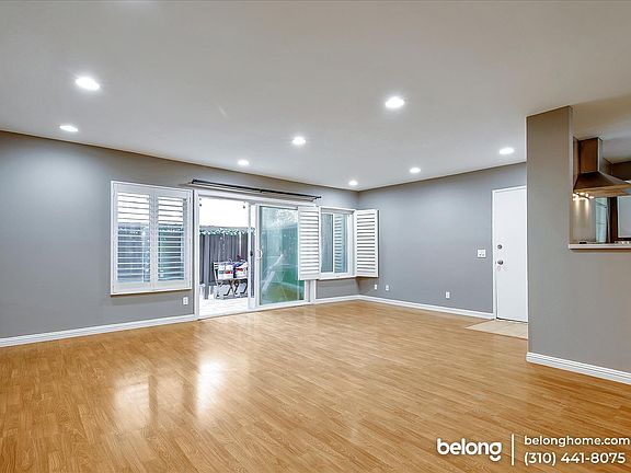 5th image of 18350 Hatteras St APT 133