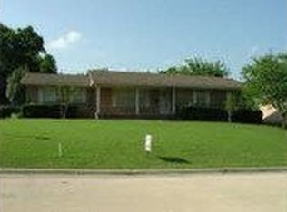 220 Park Dr, Ada, OK 74820