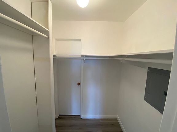 4th image of 6930 Hyde Park Dr Unit 304