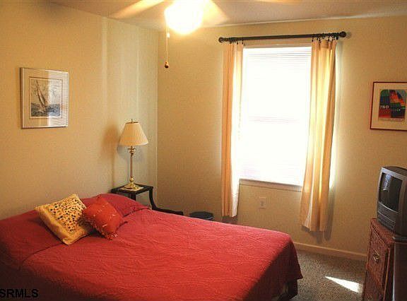 4th image of 842 1st St #1