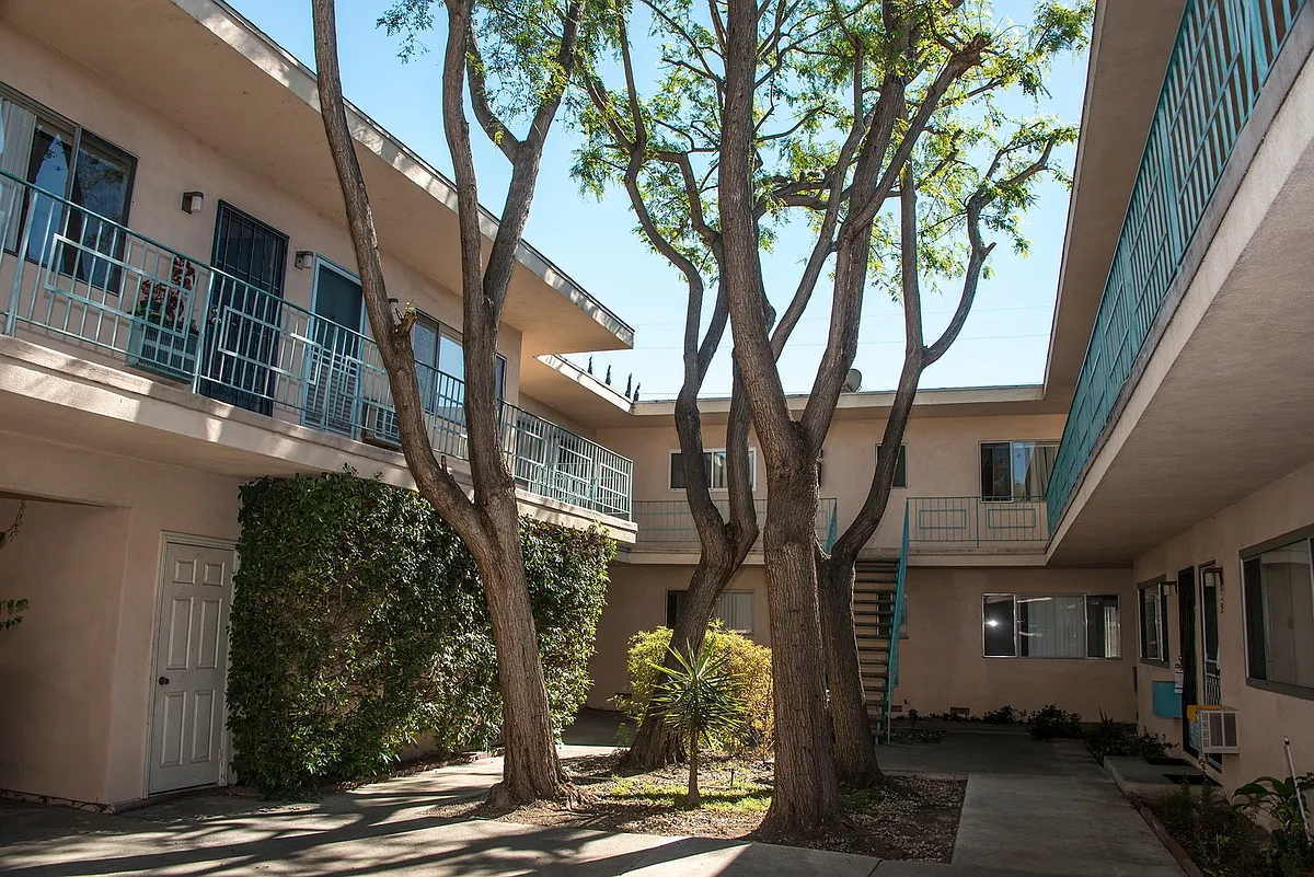 Building Photo - 1066 Spazier Ave