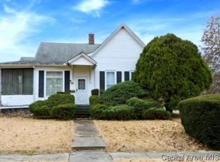 729 W Madison St, Girard, IL