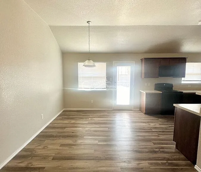 304 Aries Ave — Photo 4