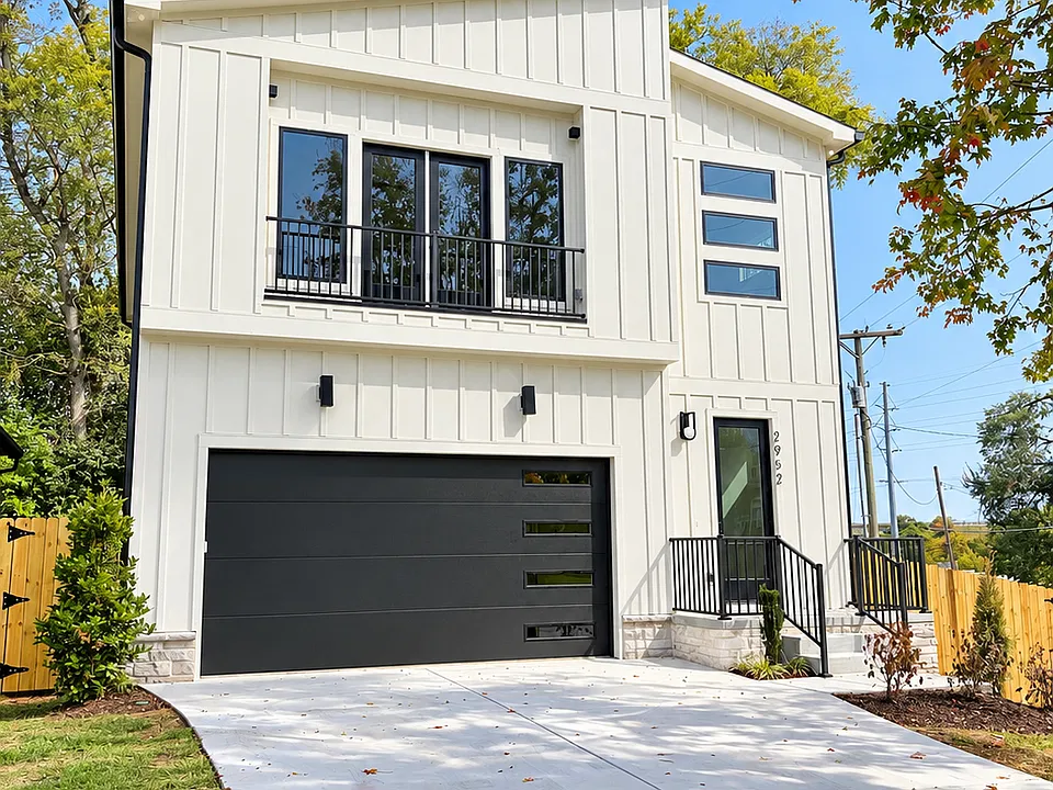 2952 Vaulx Ln