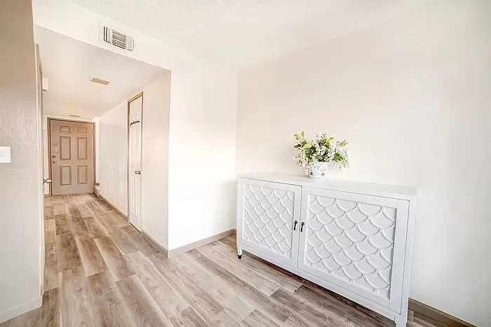 3 bed, 2.0 bath, 1112 sqft, $1,795 — Photo 4