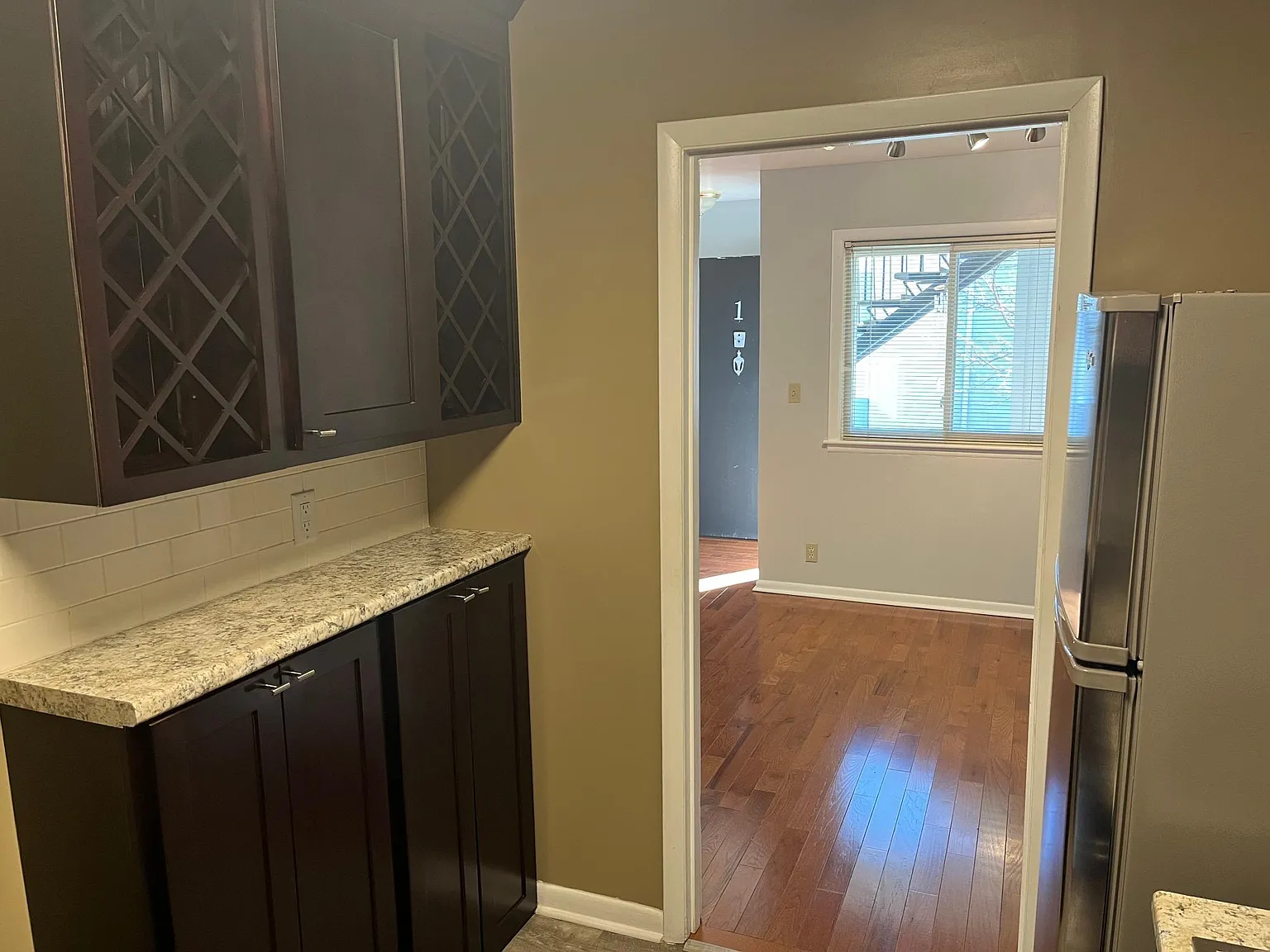 2 bed, 976 sqft, $1,850 — Photo 4