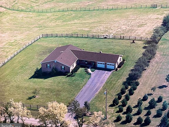 4th image of 162 Melody Dr