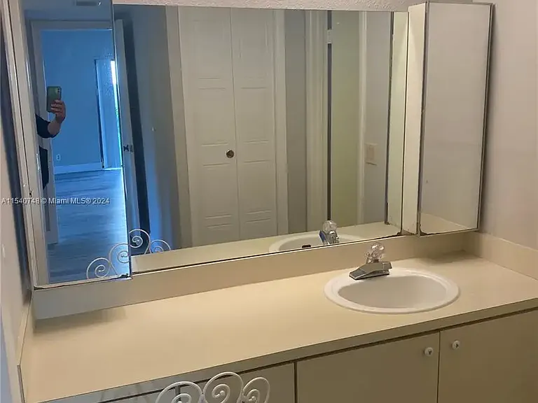 389 Lakeview Dr #101 — Photo 11