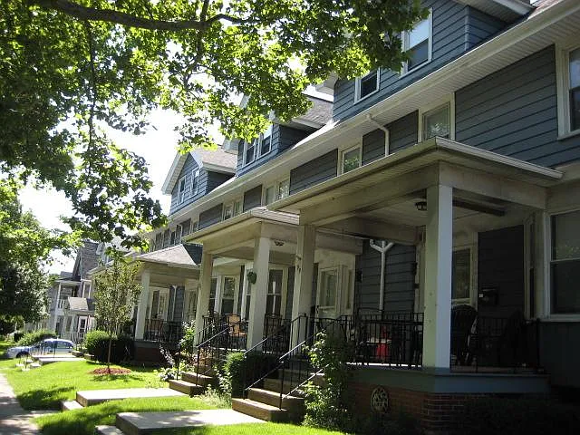 3 bed, 2.5 bath, 1800 sqft, $2,250 — Photo 2
